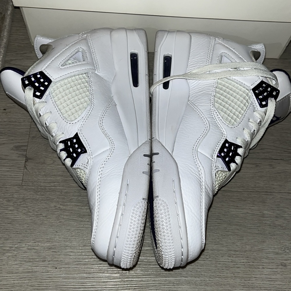 Like new Air Jordan 4 retro white/court purple - Picture 5 of 12